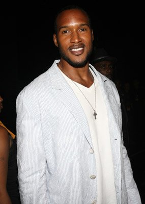 Фото - Генри Симмонс: 285x400 / 20 Кб