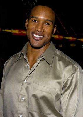 Фото - Генри Симмонс: 283x400 / 20 Кб