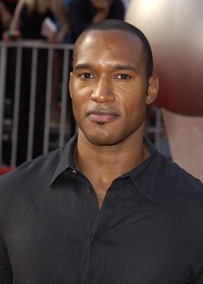 Фото - Генри Симмонс: 286x400 / 18 Кб