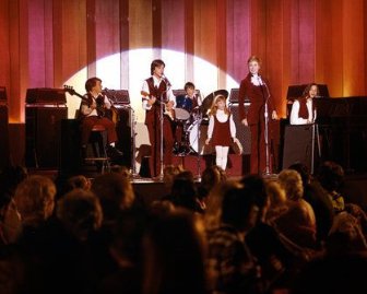 Фото - Дэнни Бонадюк: 336x269 / 20 Кб