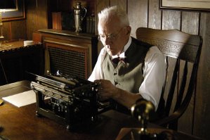 Фото - Малкольм МакДауэлл: 299x199 / 17 Кб