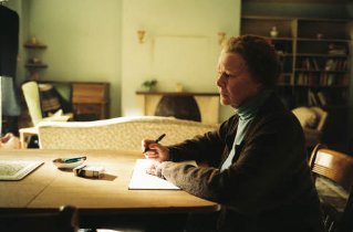 Фото - Джуди Денч: 319x210 / 14 Кб