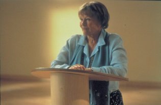 Фото - Джуди Денч: 316x206 / 10 Кб