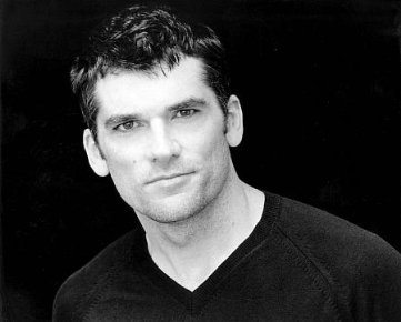 Фото - Роберт Фарриор: 361x290 / 17 Кб