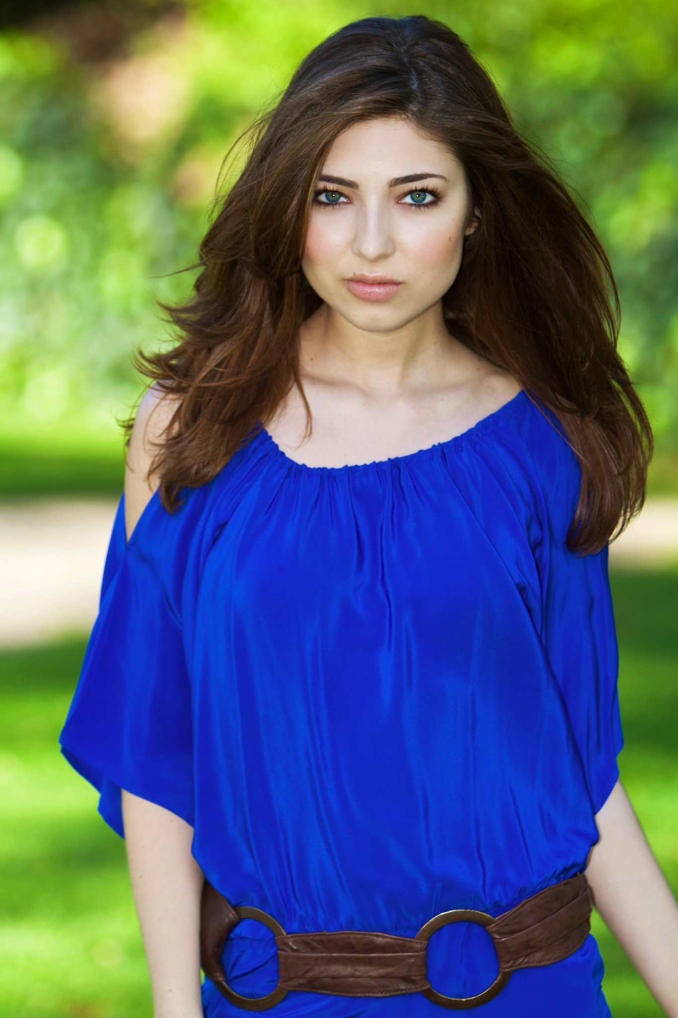 Фото - Шелби Янг: 1365x2048 / 275 Кб