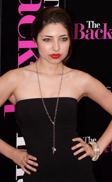 Фото - Шелби Янг: 368x600 / 33 Кб