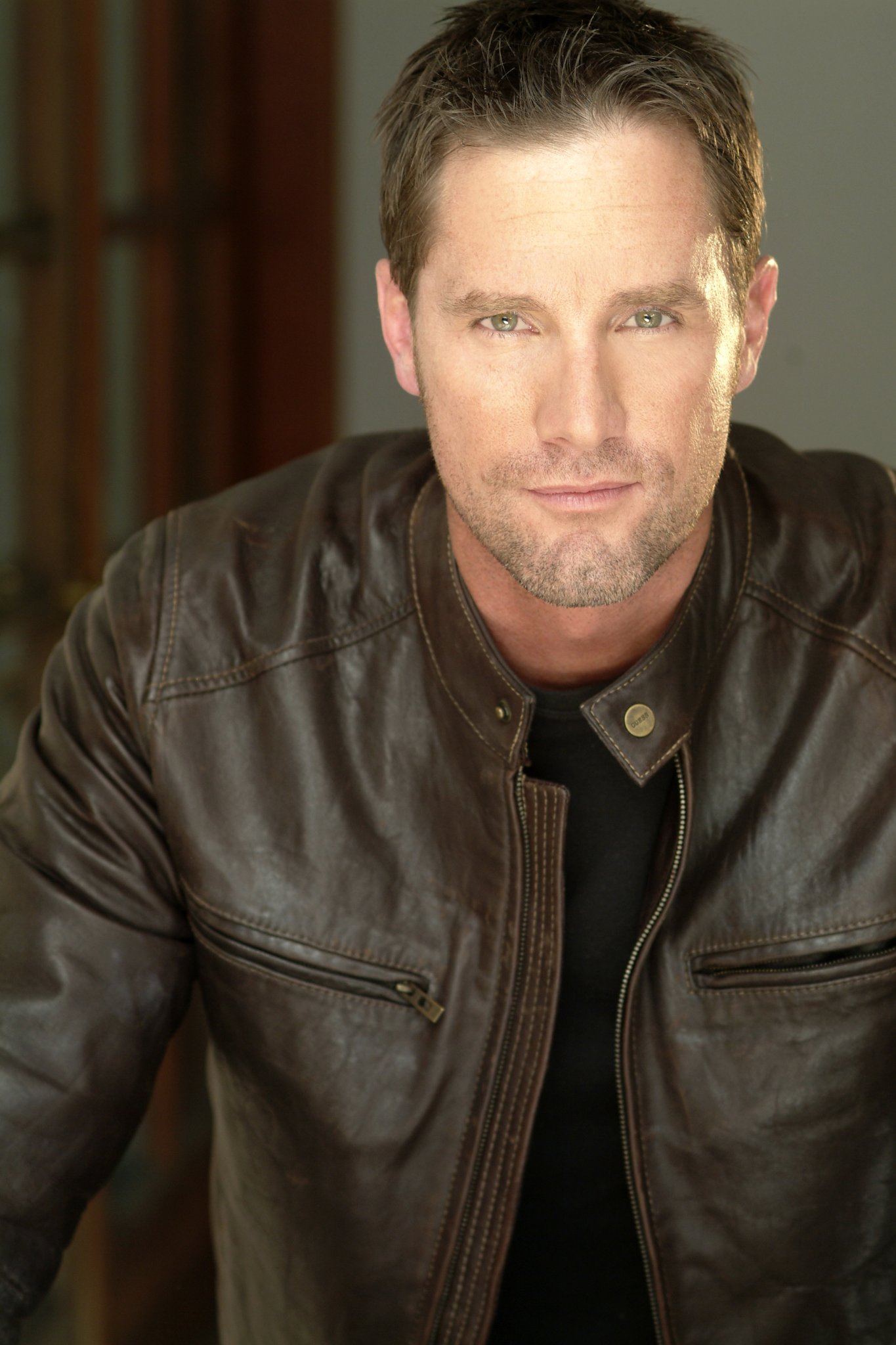 Фото - Кристофер Стэплтон: 1365x2048 / 272 Кб