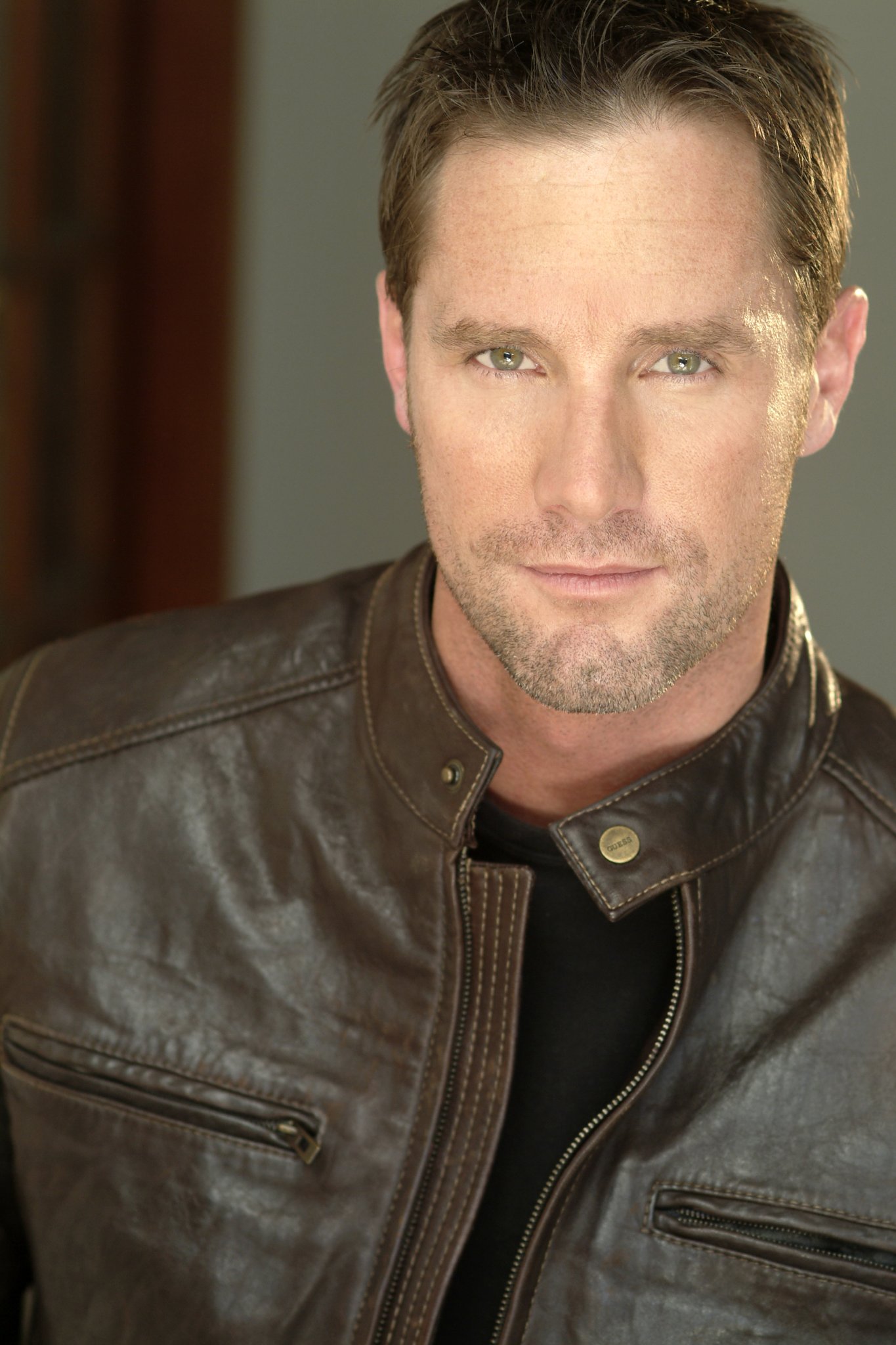 Фото - Кристофер Стэплтон: 1365x2048 / 300 Кб