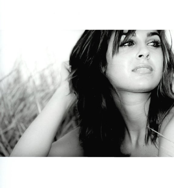 Фото - Моника Олджейр: 573x621 / 36 Кб