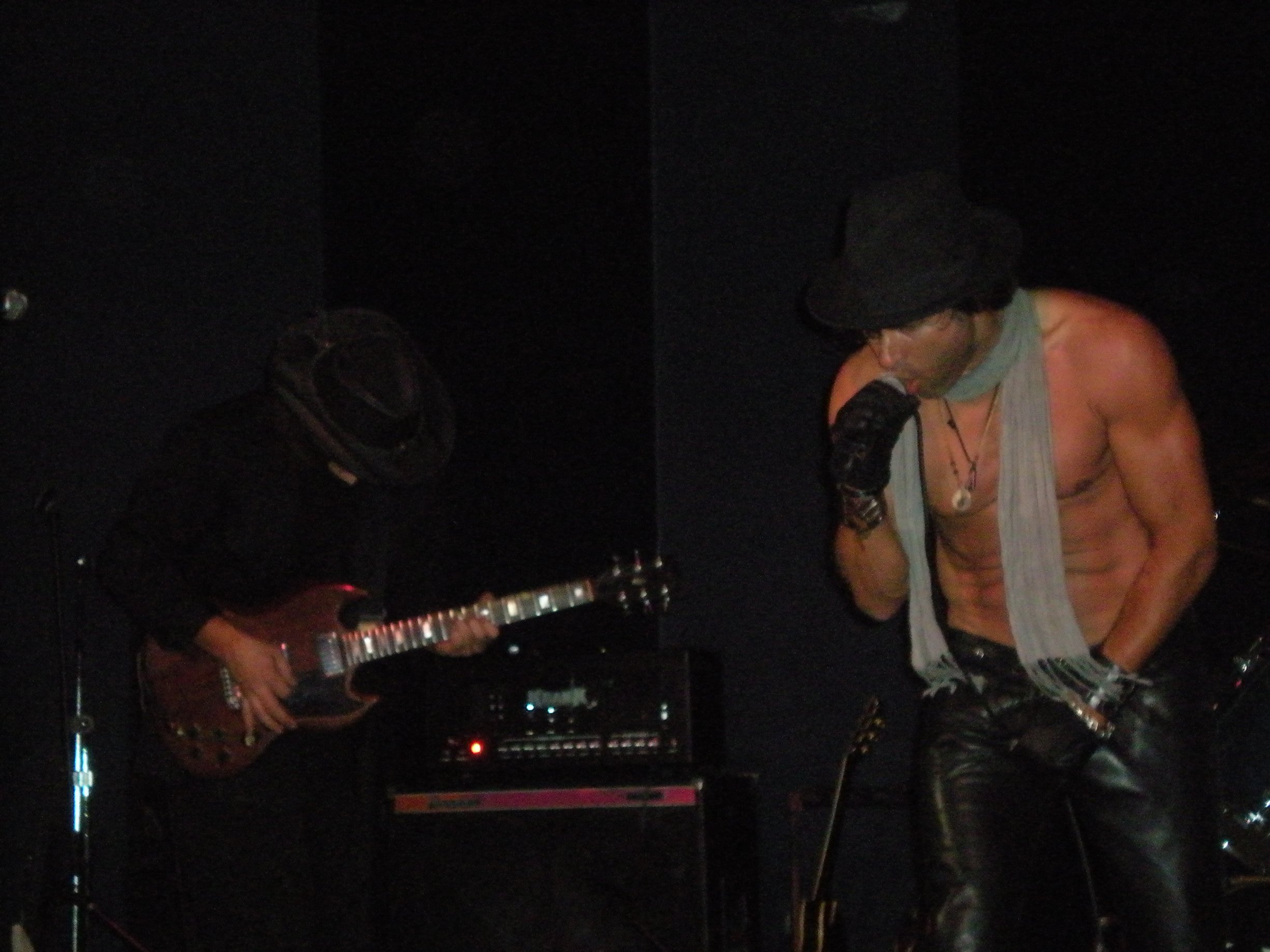 Фото - Christopher Maleki: 2448x1836 / 519 Кб