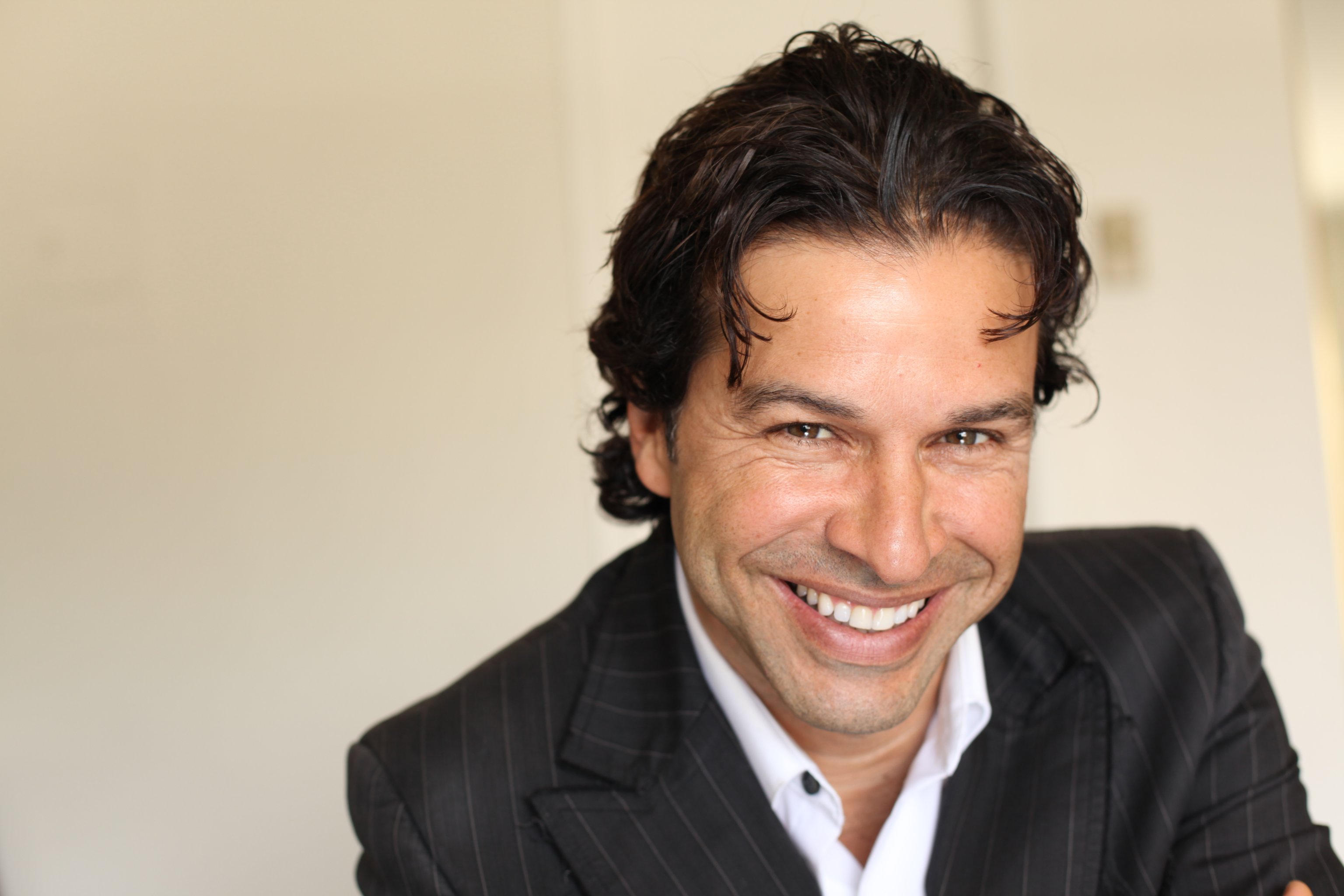 Фото - Christopher Maleki: 3072x2048 / 335 Кб