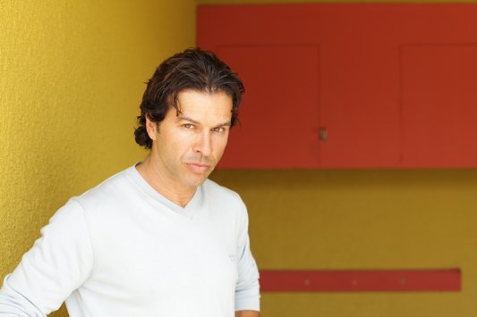 Фото - Christopher Maleki: 533x355 / 19 Кб