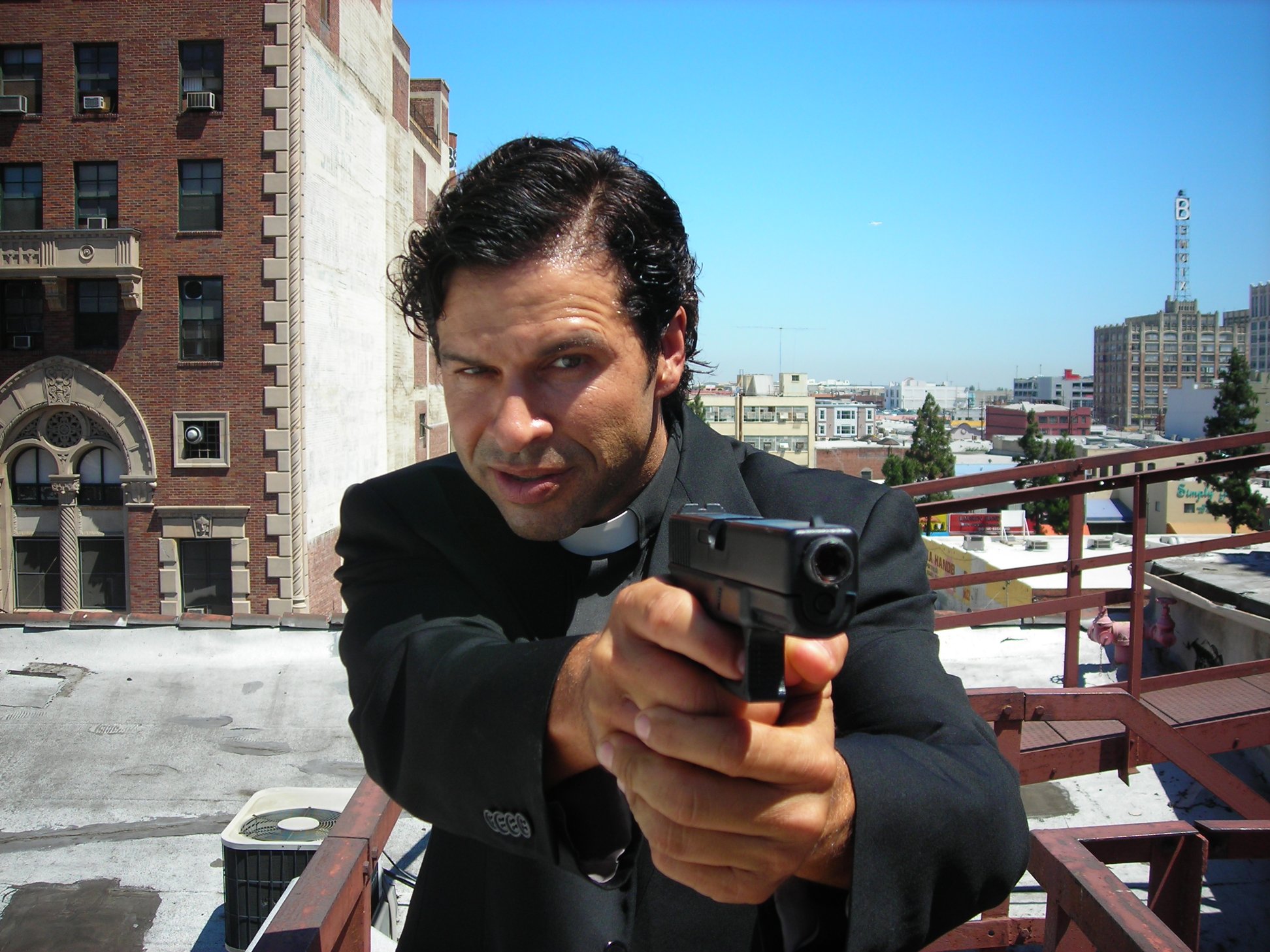 Фото - Christopher Maleki: 1944x1458 / 448 Кб