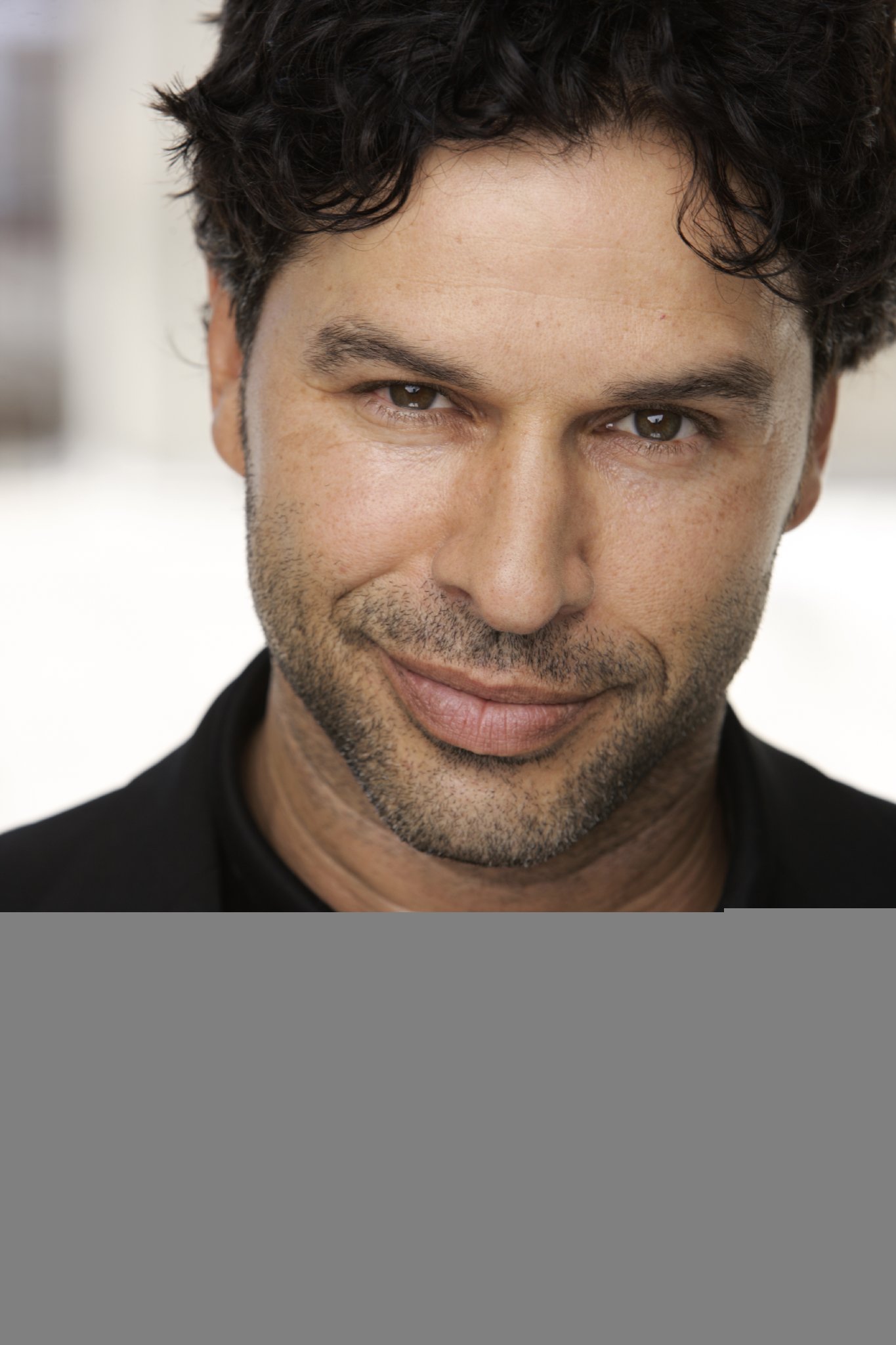 Фото - Christopher Maleki: 1365x2048 / 211 Кб