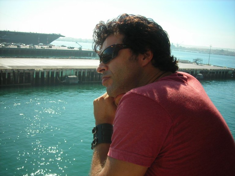 Фото - Christopher Maleki: 768x576 / 68 Кб