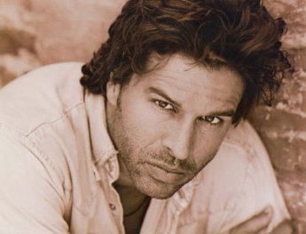 Фото - Christopher Maleki: 345x264 / 18 Кб