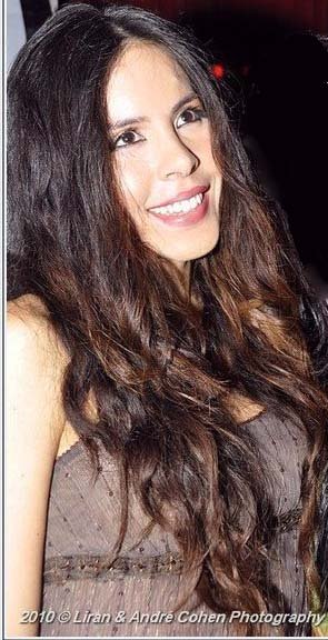 Фото - Karina Colon: 295x576 / 52 Кб