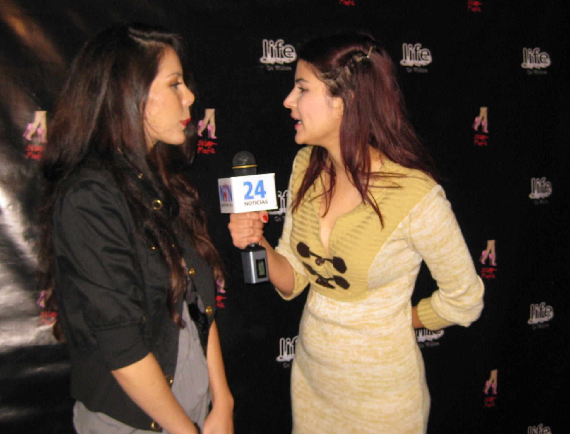 Фото - Karina Colon: 1947x1484 / 313 Кб