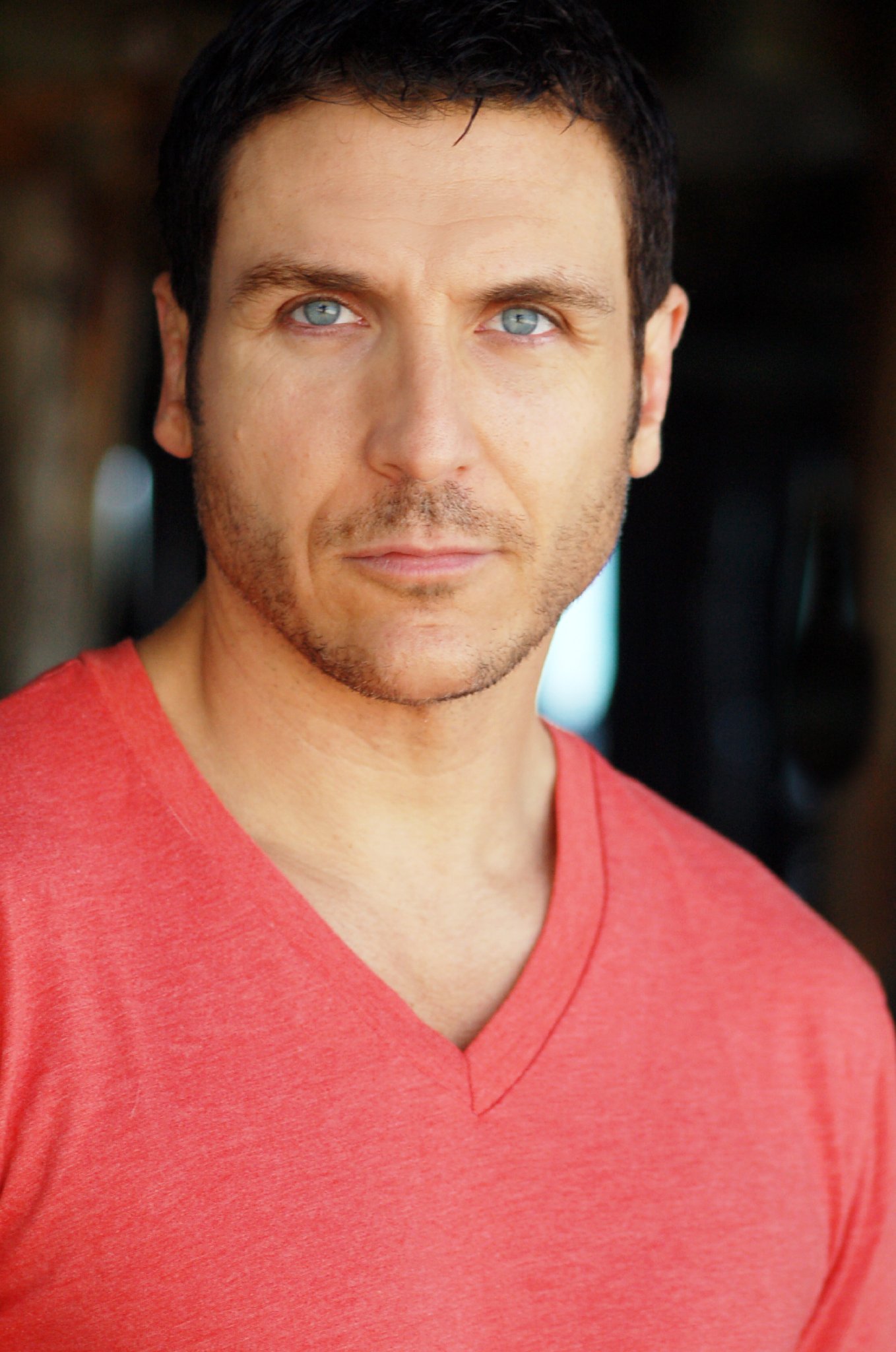 Фото - Russell Reynolds: 1358x2048 / 301 Кб