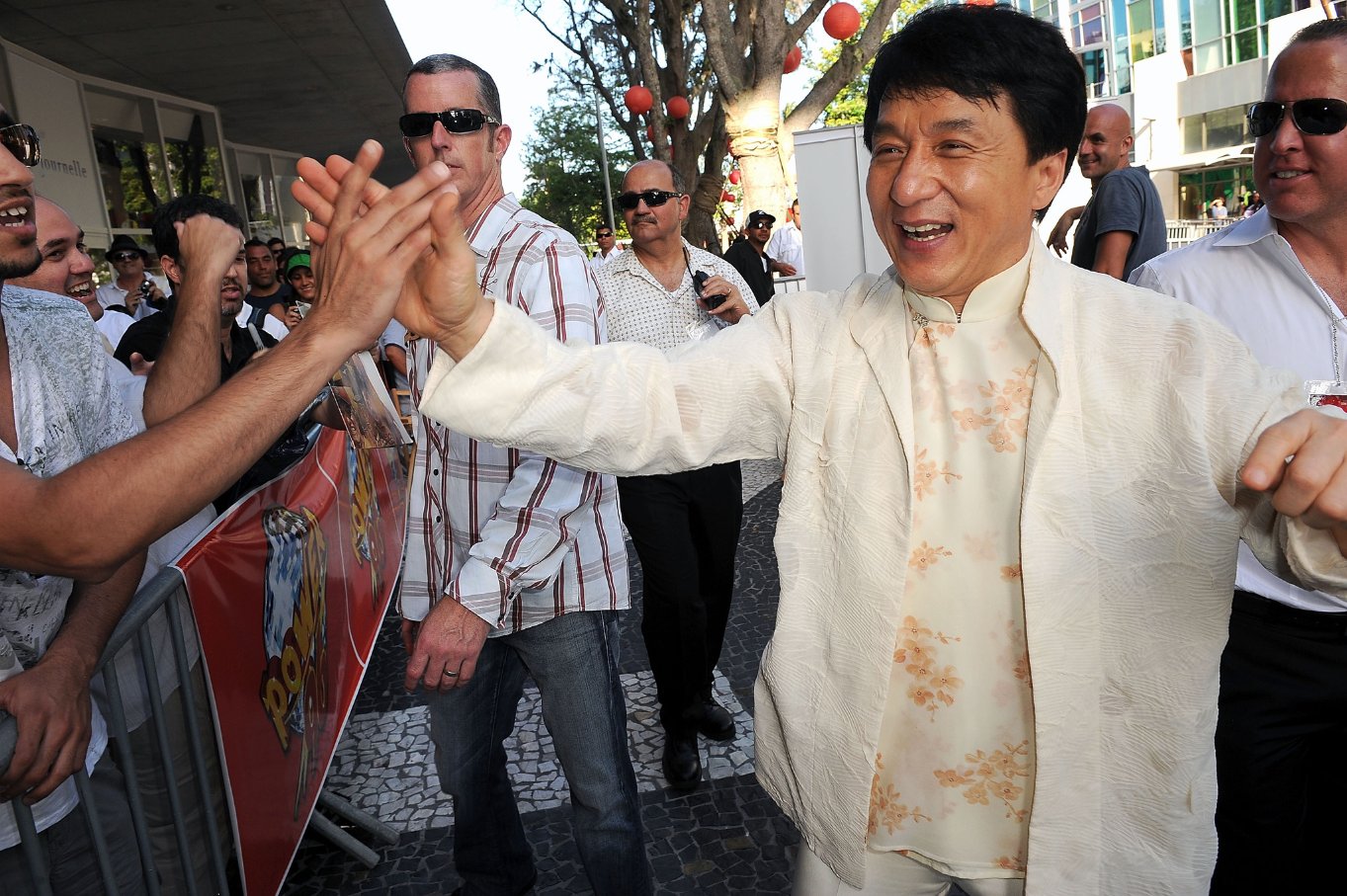 Фото - Джеки Чан: 1363x907 / 277 Кб