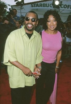 Фото - ЛеВар Бертон: 273x400 / 22 Кб