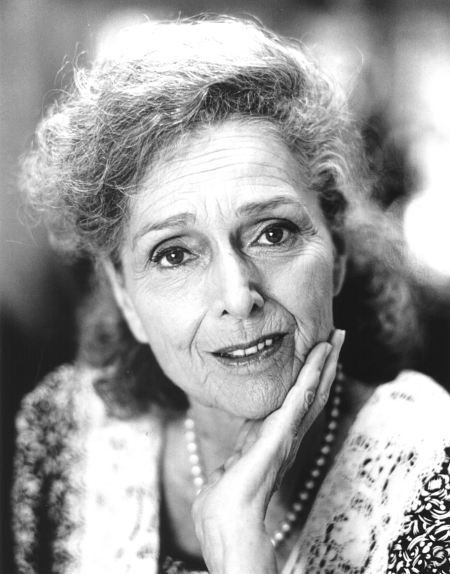 Фото - Барбара Пилавин: 450x574 / 48 Кб