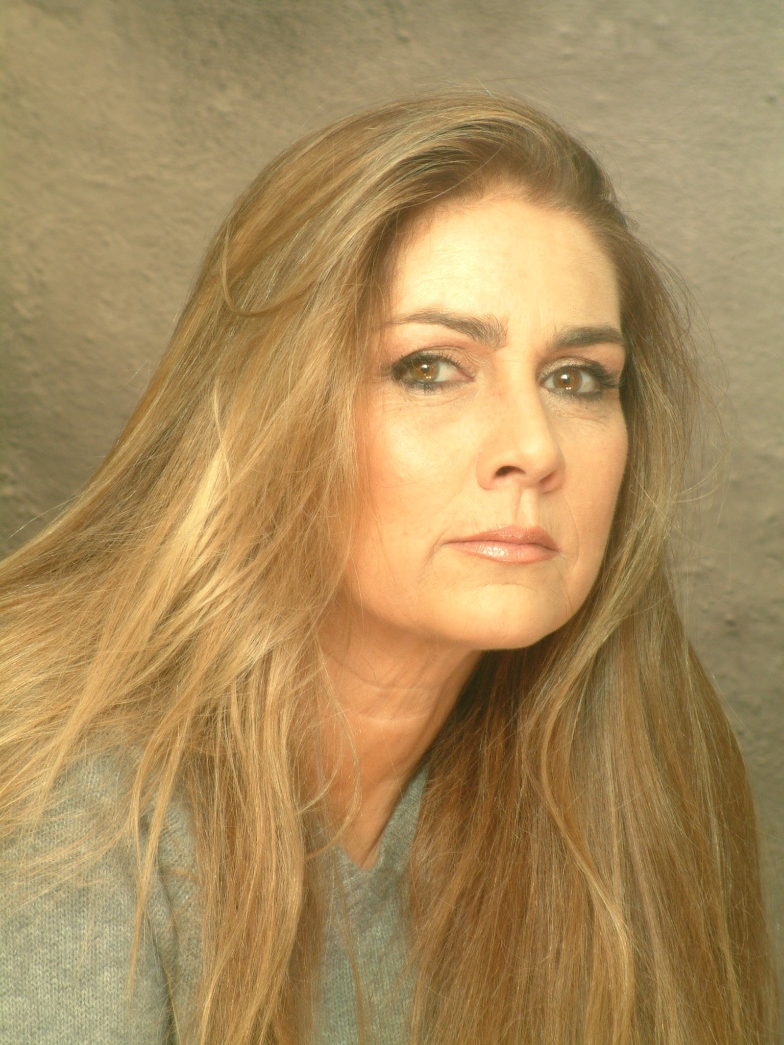 Фото - Ромина Пауэр: 1536x2048 / 471 Кб