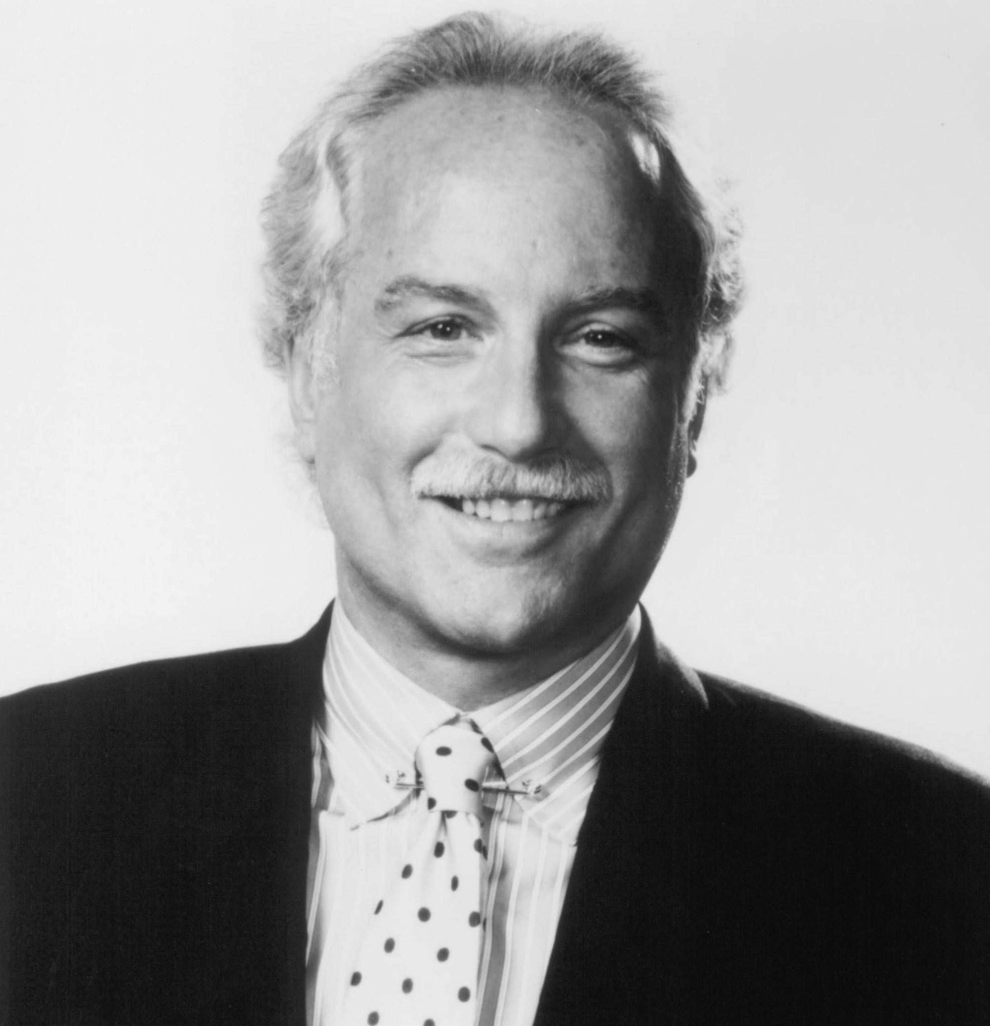 Фото - Ричард Дрейфусс: 1977x2048 / 269 Кб