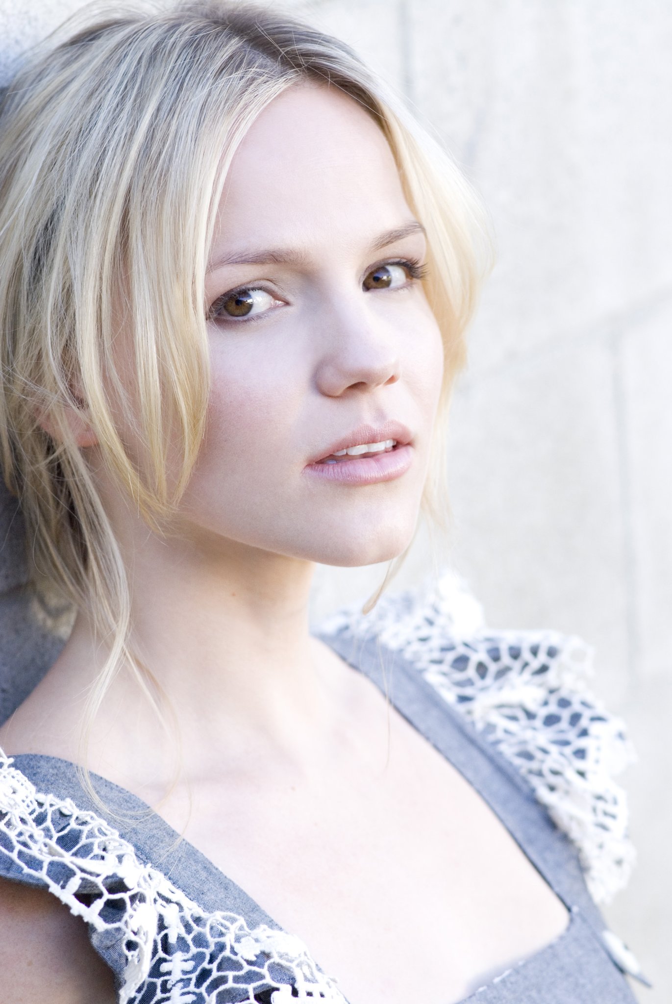 Фото - Алекса Хэвинс: 1371x2048 / 325 Кб