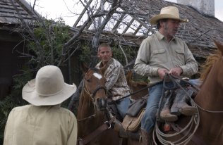 Фото - Томми Ли Джонс: 316x206 / 21 Кб