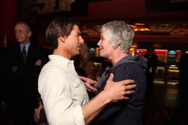 Фото - Келли МакГиллис: 267x178 / 11 Кб