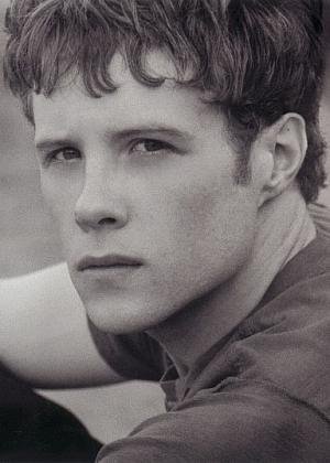 Фото - Эштон Холмс: 300x420 / 25 Кб