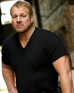 Фото - Реб Браун: 240x300 / 15 Кб