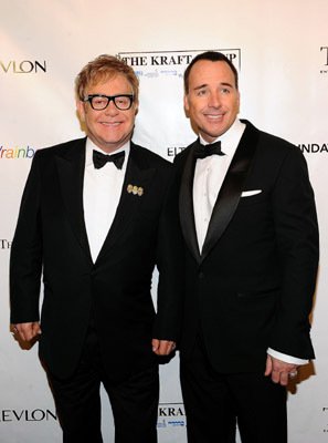 Фото - Элтон Джон: 297x400 / 20 Кб