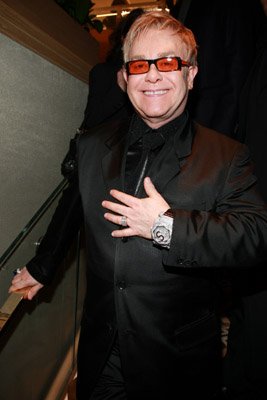 Фото - Элтон Джон: 267x400 / 19 Кб