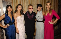 Фото - Элтон Джон: 259x168 / 13 Кб