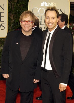 Фото - Элтон Джон: 290x400 / 24 Кб