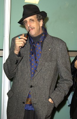 Фото - Винсент Скьявелли: 261x400 / 27 Кб