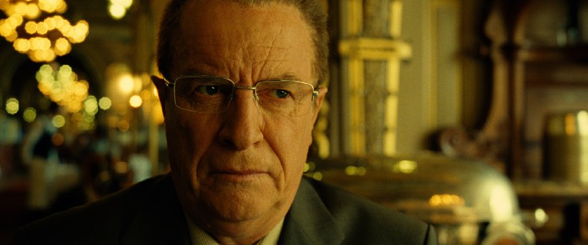 Фото - Андре Дюссолье: 853x355 / 49 Кб