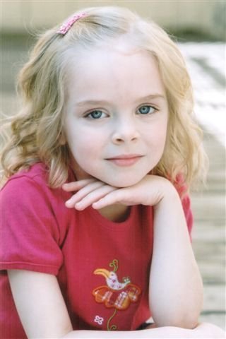 Фото - Дарси Роуз Бернс: 320x480 / 24 Кб