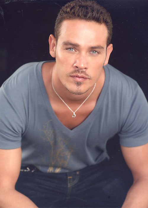 Фото - Кевин Алехандро: 500x700 / 40 Кб