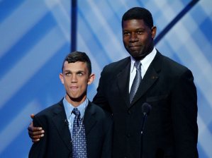 Фото - Деннис Хейсберт: 299x224 / 13 Кб