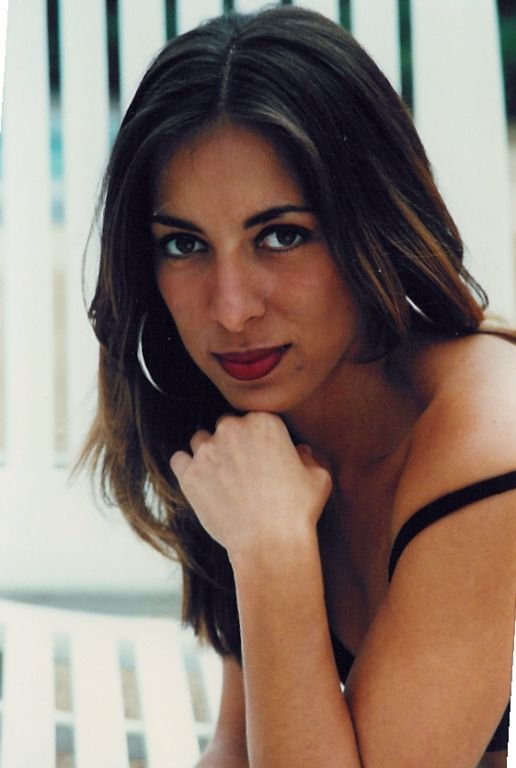 Фото - Thelma Gutiérrez: 516x768 / 48 Кб