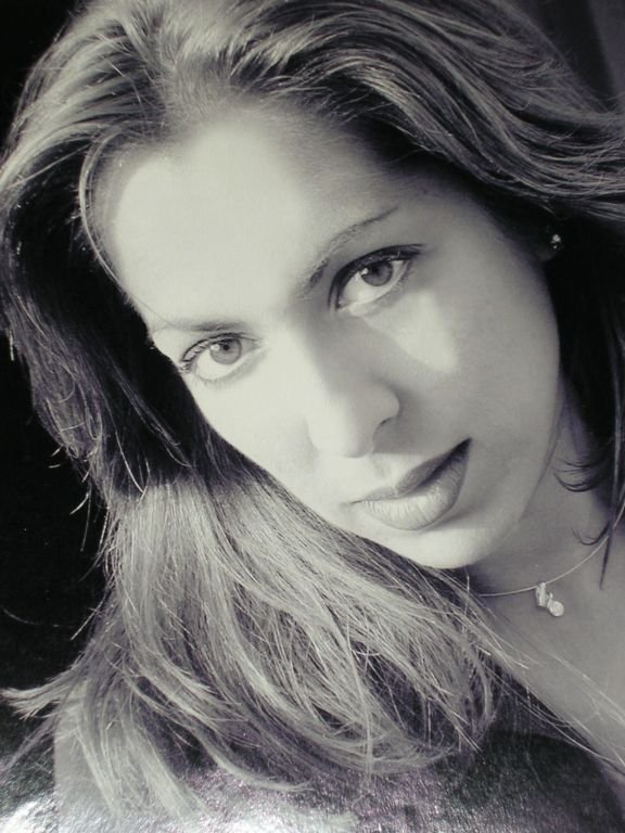 Фото - Thelma Gutiérrez: 576x768 / 81 Кб