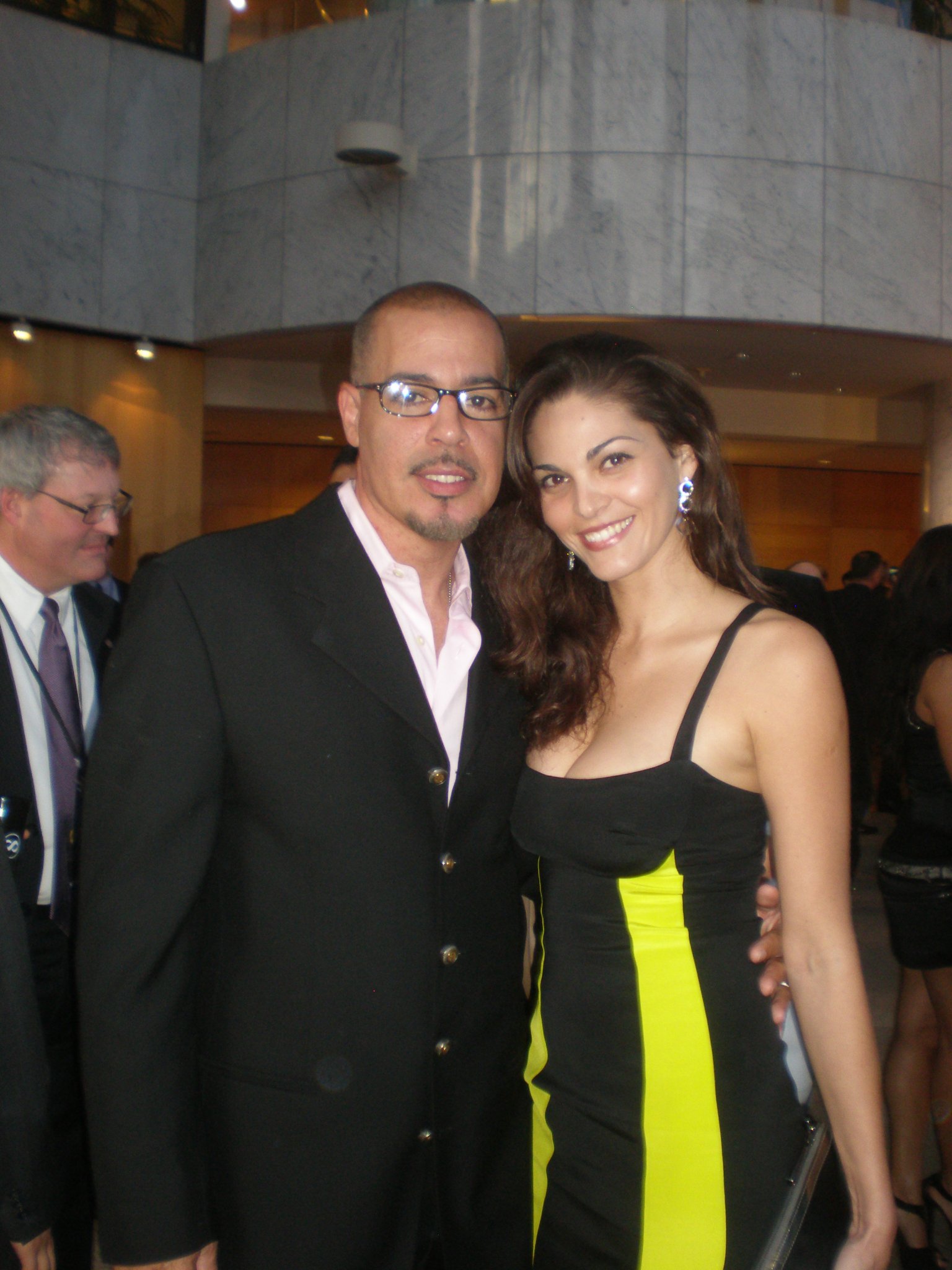 Фото - Роберто Санчес: 1536x2048 / 337 Кб