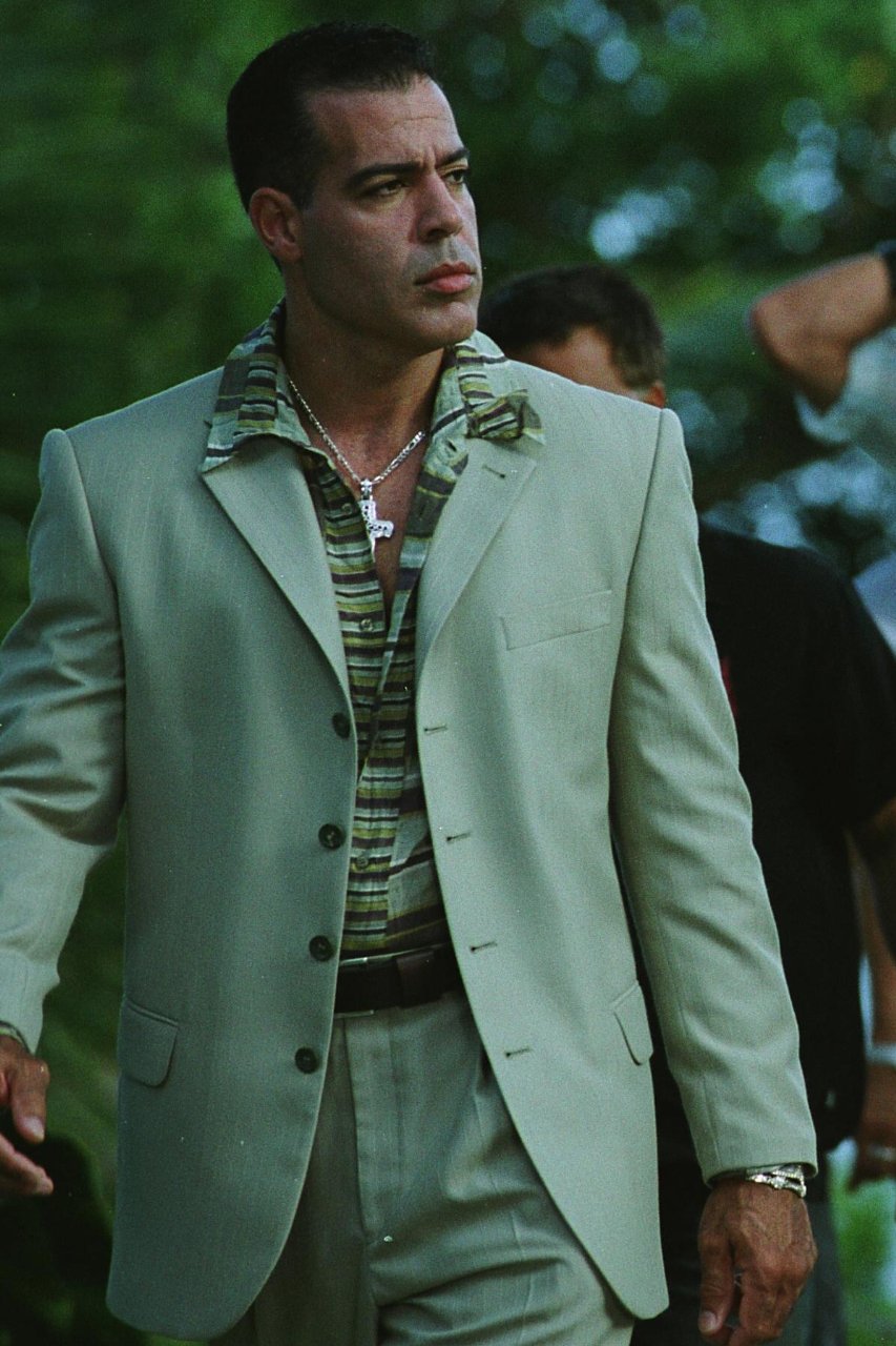 Фото - Роберто Санчес: 853x1280 / 181 Кб