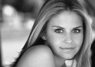 Фото - Никки Гриффин: 321x229 / 14 Кб