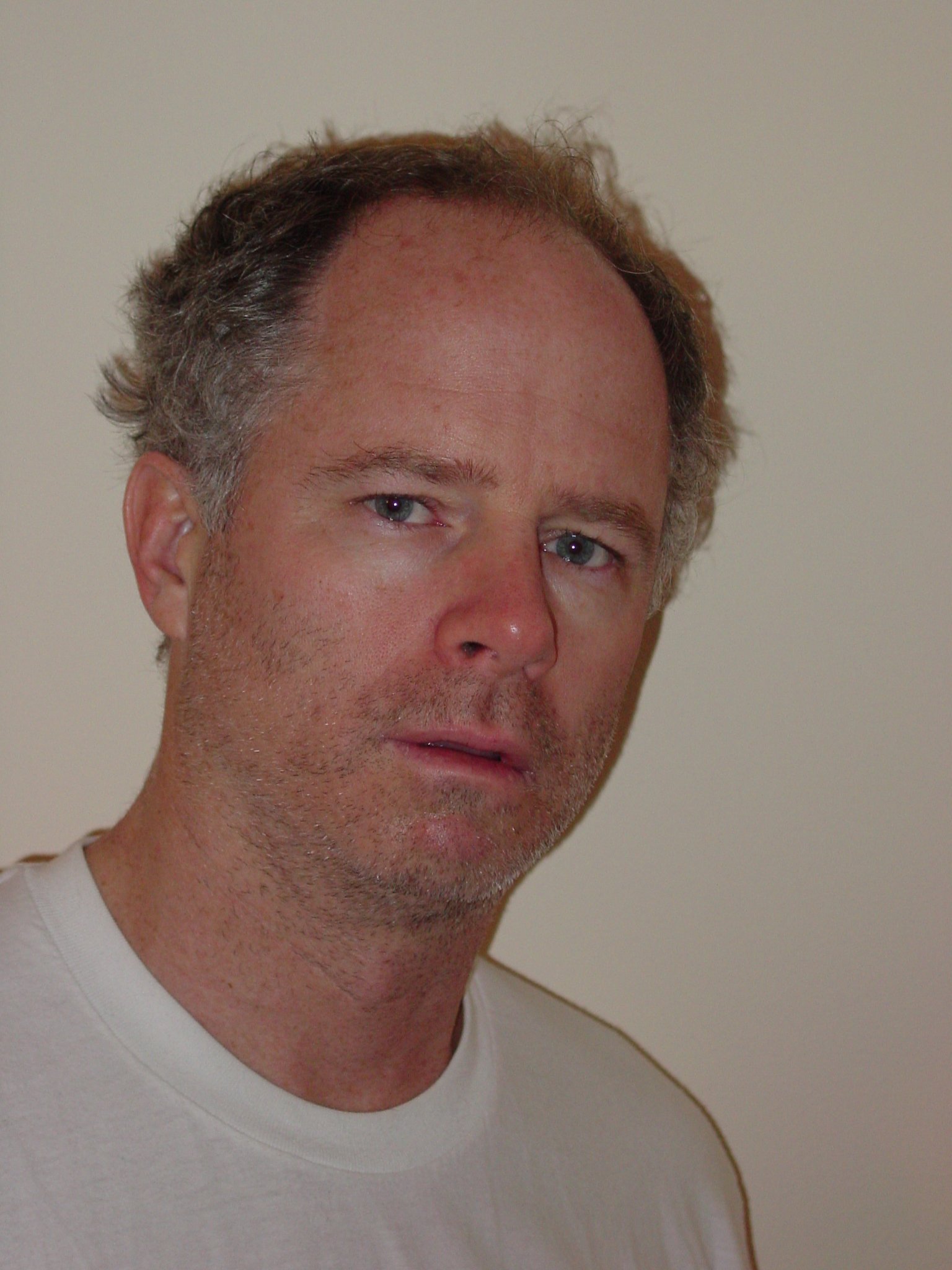 Фото - Том Вирту: 1536x2048 / 319 Кб