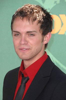 Фото - Томас Деккер: 264x400 / 18 Кб