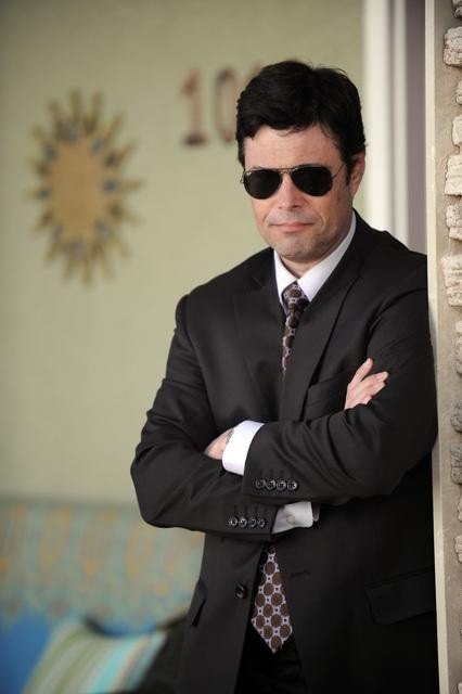 Фото - Карлос Бернард: 426x640 / 31 Кб